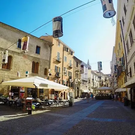 Apartment Palazzo Dalbis In Pieno Centro Per 8 Persone Alghero