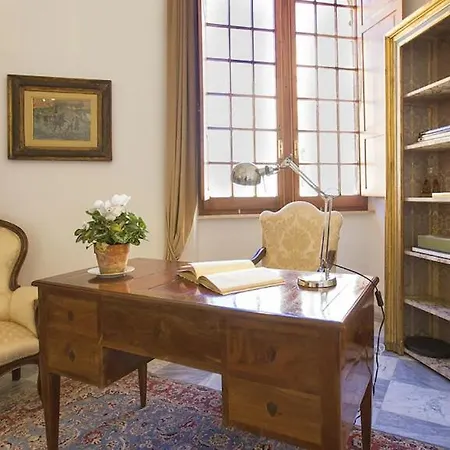 Apartment Palazzo Dalbis In Pieno Centro Per 8 Persone Alghero