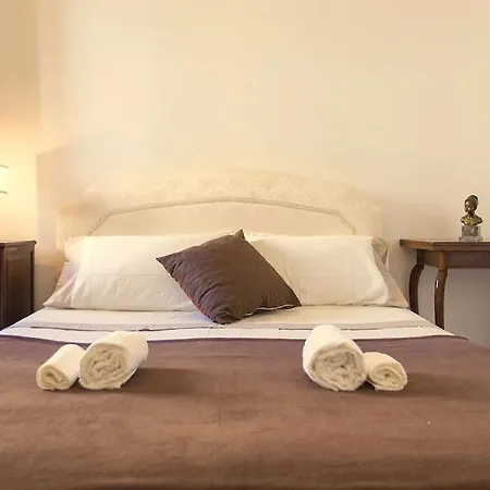 Apartment Palazzo Dalbis In Pieno Centro Per 8 Persone Alghero